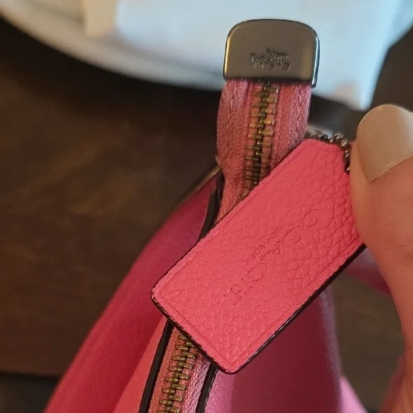 Coach Chelsea Pink Leather Shoulder Bag, 2017 Includes Dust Bag! 💖 - Picture 5 of 17